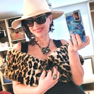 Elegant faux fur thick scarf